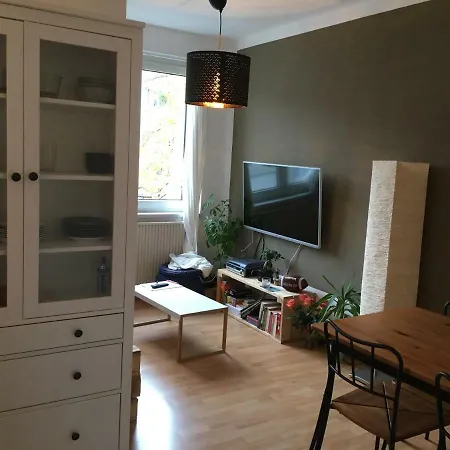 Single In A 2-bedroom Centrally-located In The Belgian Quarter Accommodatie bij particulieren *