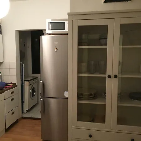 Single In A 2-bedroom Centrally-located In The Belgian Quarter Kolín nad Rýnem