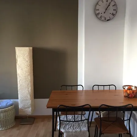 Ubytování v soukromí Single In A 2-bedroom Centrally-located In The Belgian Quarter
